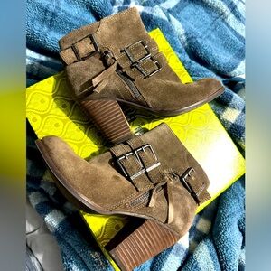 Gianni Bini, Brown/Tan Booties, Size 6.5